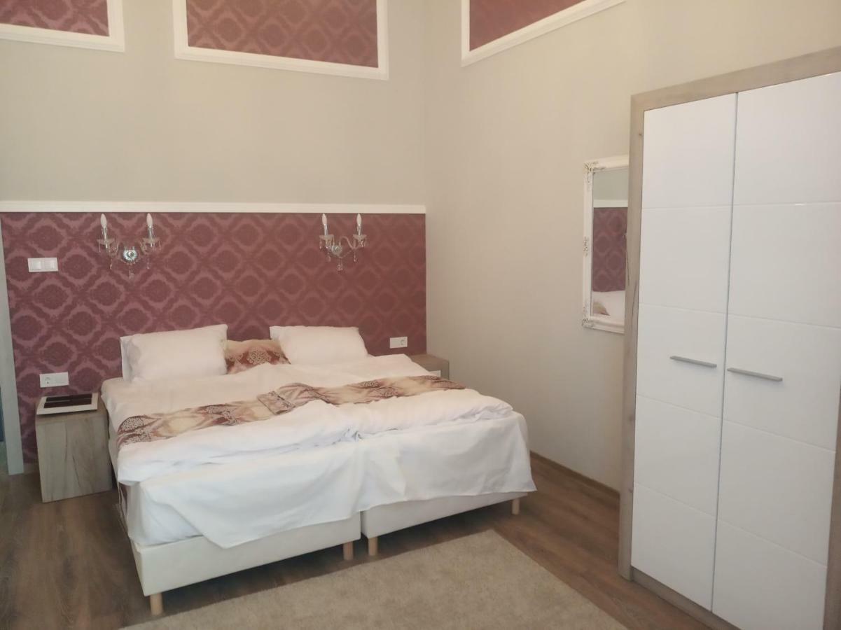 Kakukk Panzio Bed & Breakfast Nyírbátor Eksteriør bilde